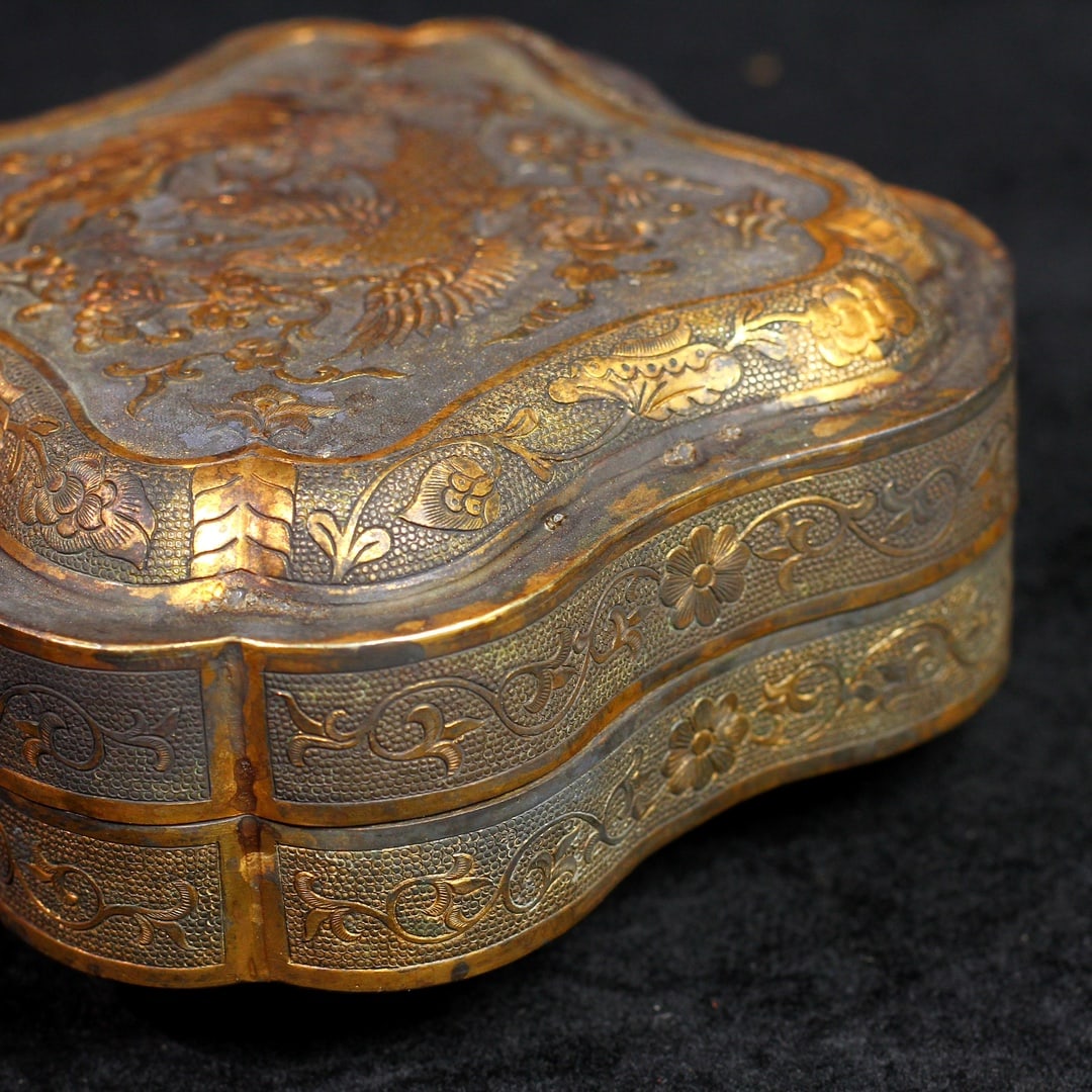 An Exquisite Gilt Bronze Phoenix Pattern Box - 5