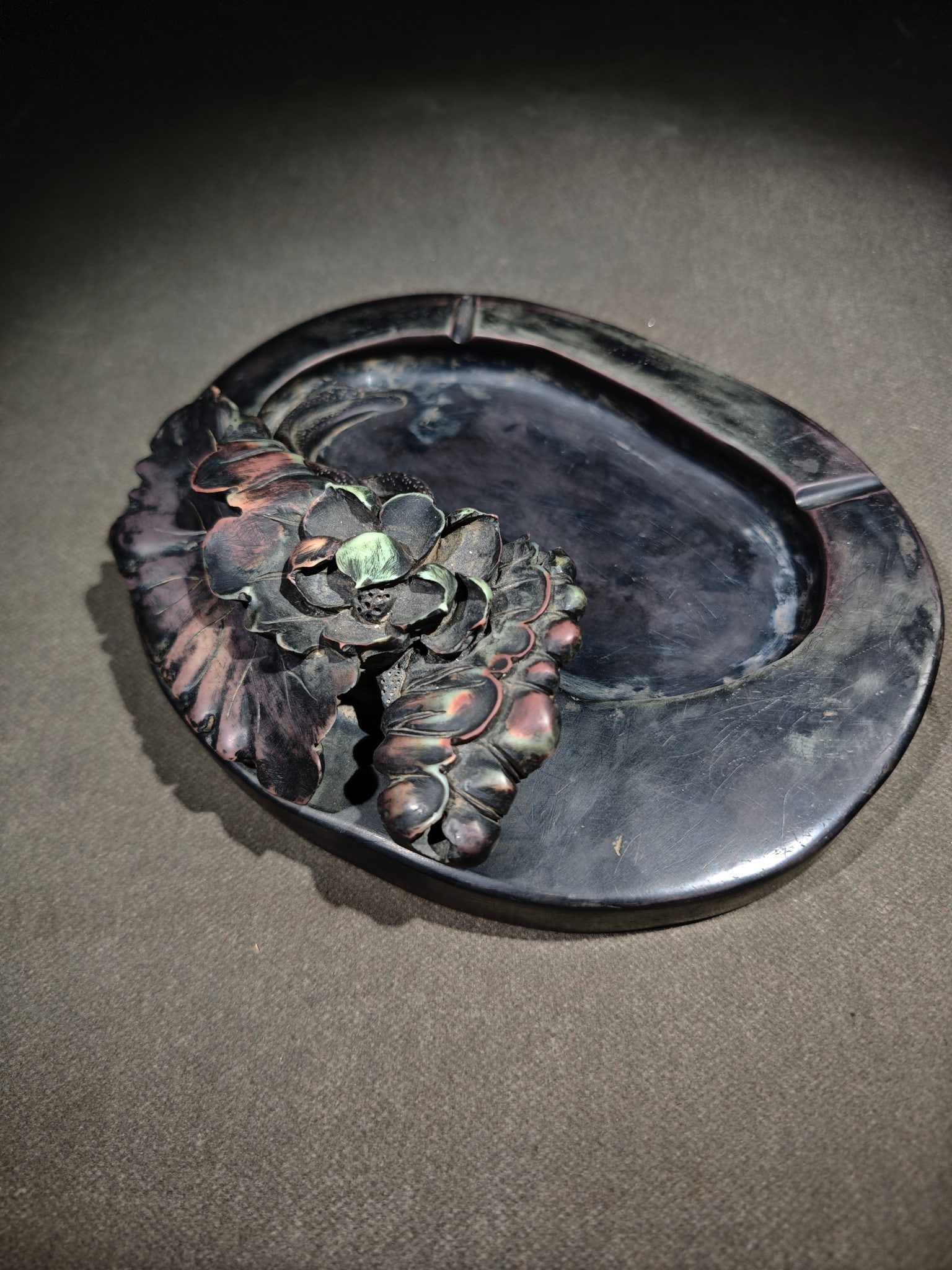 An Exquisite Flower Pattern with poem Inkstone: An Exquisite Flower Pattern with poem Inkstone Peng yuanrui Size:23.8cmx18.4cmx6cm (The Dimensions Of All Batches Are Manually Measured.If You Need More Detailed Information, Please Contact Our