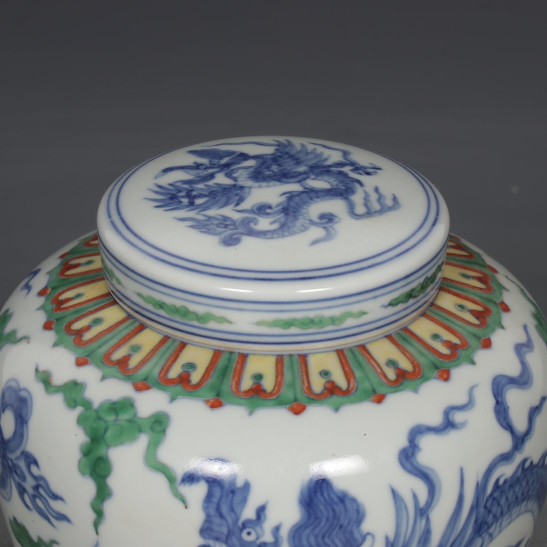 An Exquisite Doucai Dragon Pattern Jar - 3