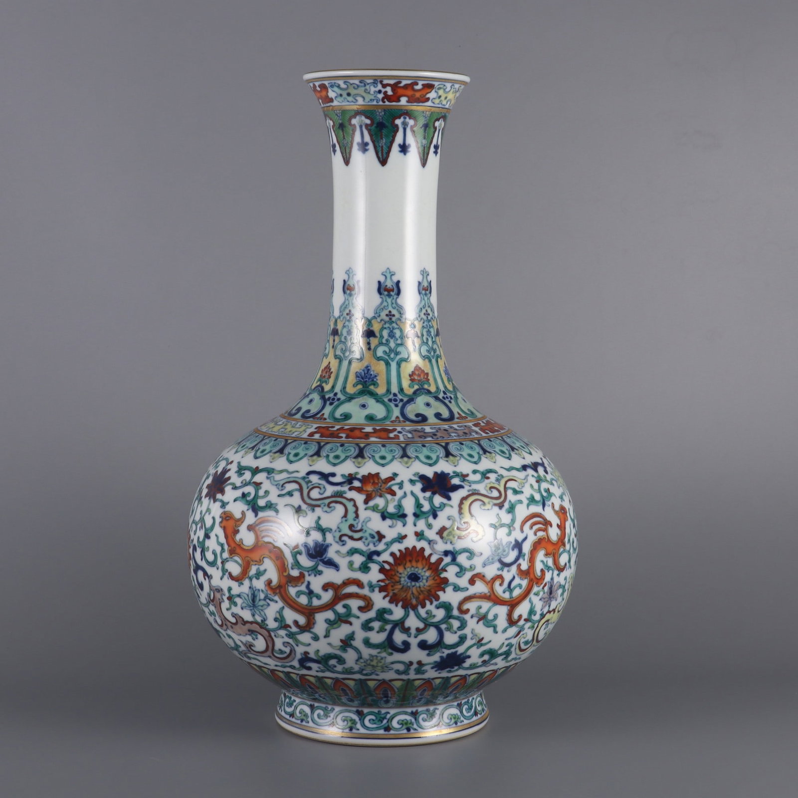 An Exquisite Doucai Lotus Pattern Phoenix Pattern Vase - 2