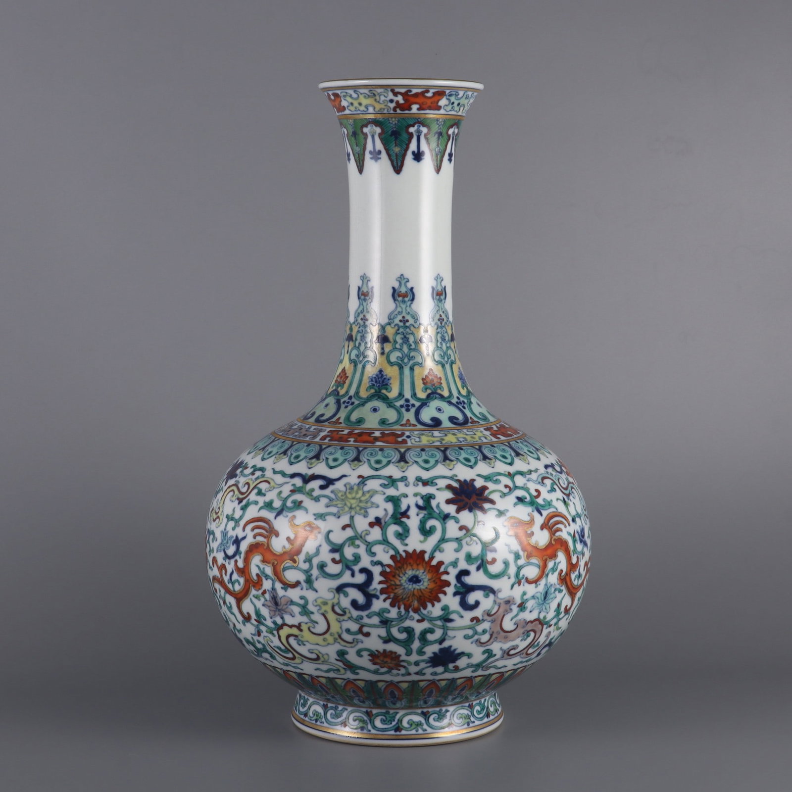 An Exquisite Doucai Lotus Pattern Phoenix Pattern Vase - 3