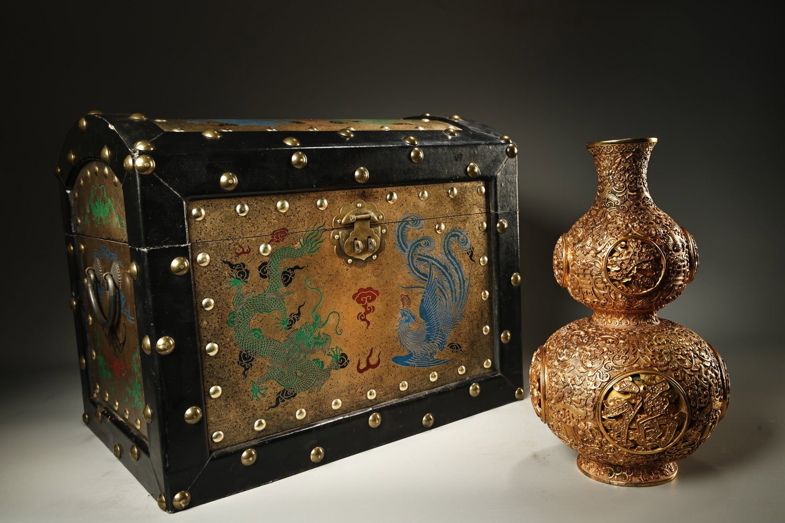 A Qing Dynasty high-relief engraved gilded gourd vase with great luck and longevity (1 of 9)