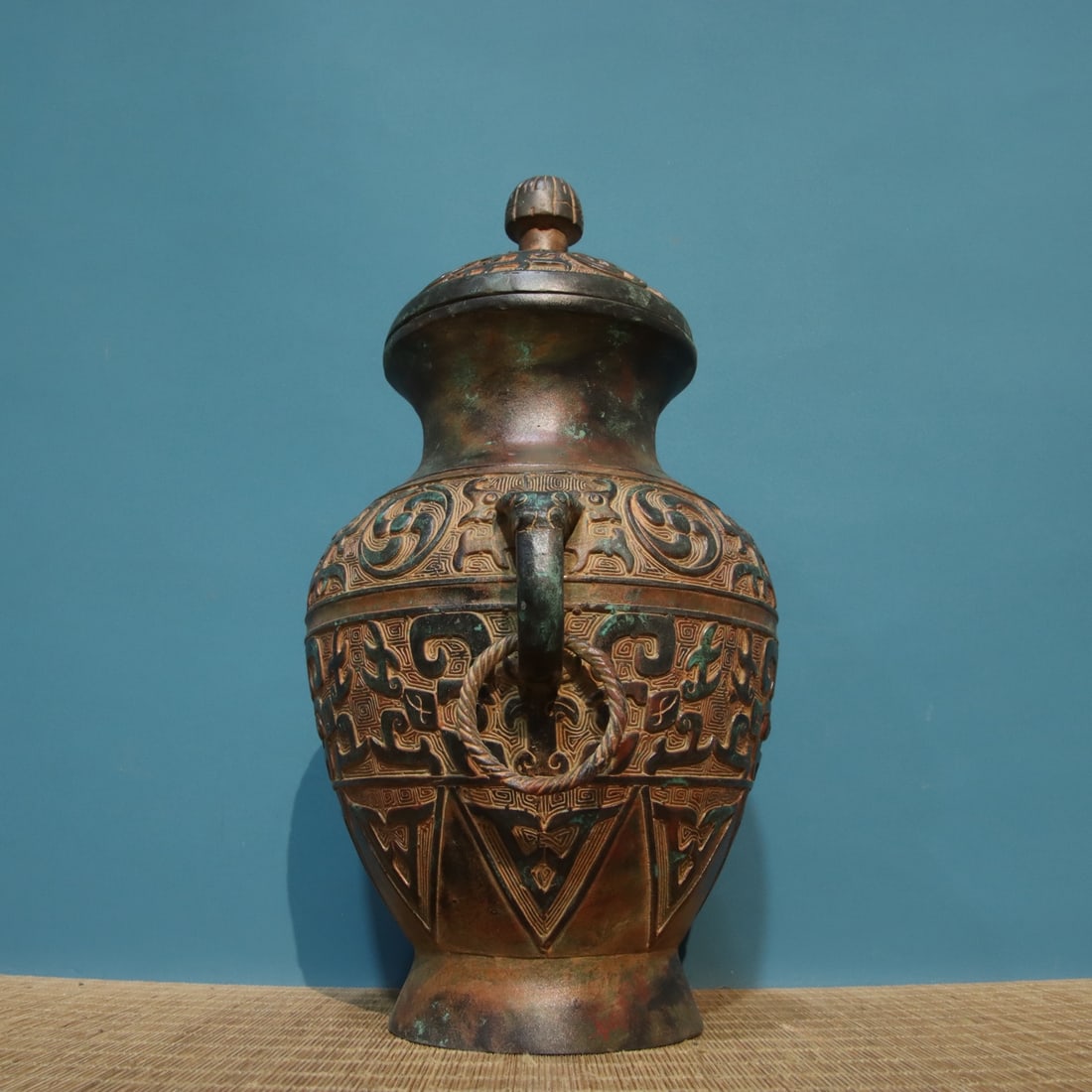 A fine bronze inscribed double-ring vase - 2