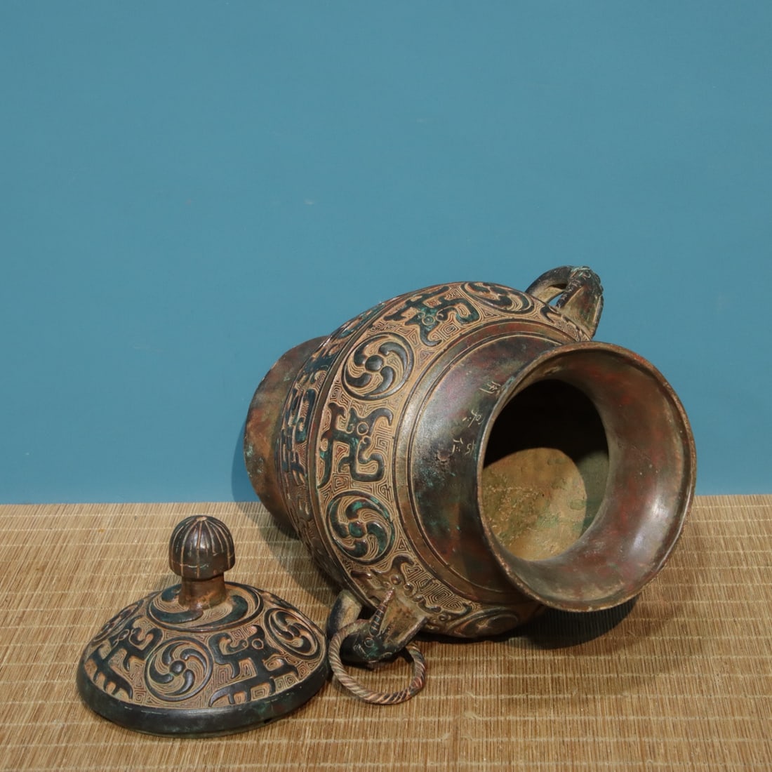 A fine bronze inscribed double-ring vase - 7