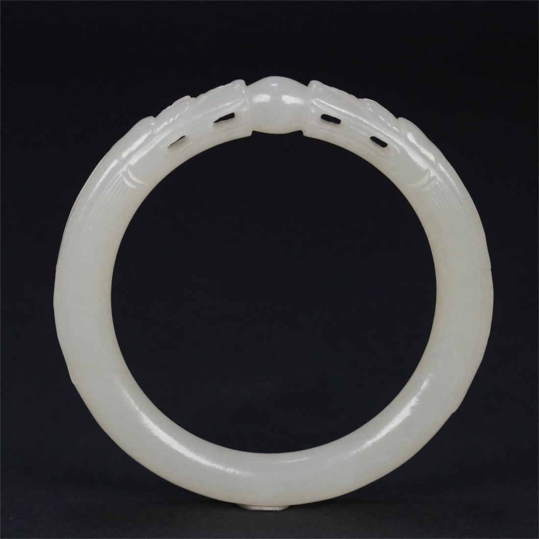 A beautiful Hetian jade double dragon bead bracelet: Exquisite Hetian jade double dragon bead bracelet Size:lnside diameter:5.8cm W:1.0cm W:0.0449kg (The Dimensions Of All Batches Are Manually Measured.If You Need More Detailed Information, Please Conta