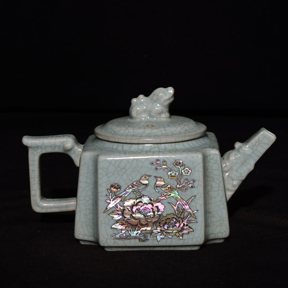 A Song Dynasty Ru kiln teapot inlaid with shell and bird-flower patterns (1 of 8)