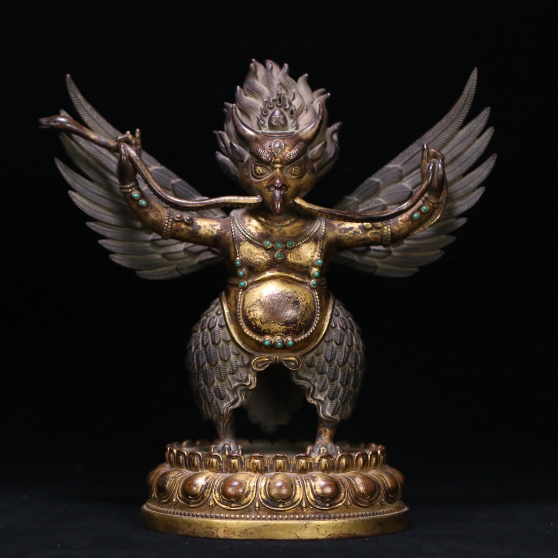An 18th-century gilt bronze statue of the Great Roc Protector: An 18th-century gilt bronze statue of the Great Peng Protector Size:22cm21.5cm11.5 cm W: 2.046 kg (The Dimensions Of All Batches Are Manually Measured.If You Need More Detailed Information, Please Con