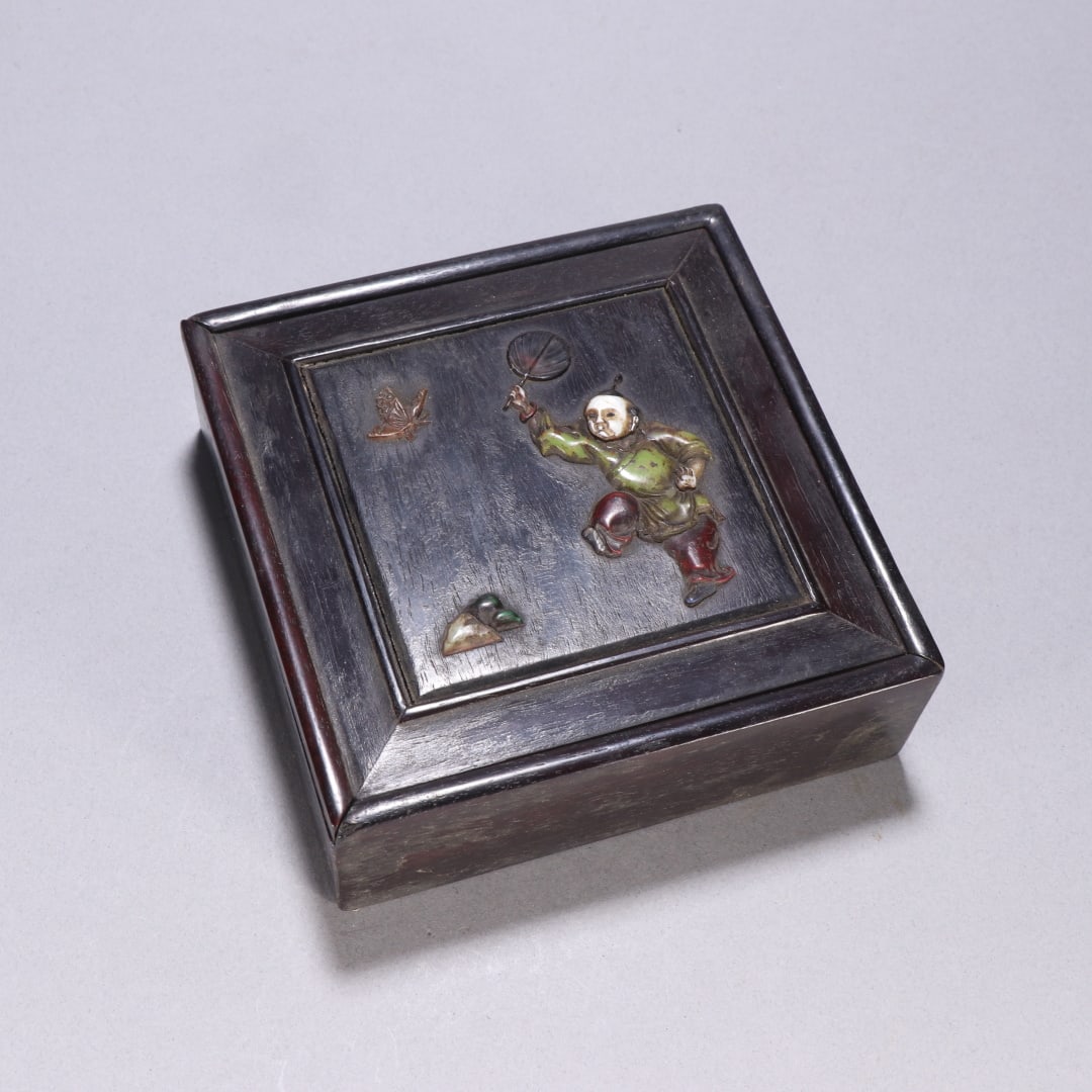 A Qing Dynasty rosewood inlaid baby play box: Qing Dynasty rosewood inlaid baby play picture box Size: H: 3.9cm W: 12.1cm W: 0.25 kg (The Dimensions Of All Batches Are Manually Measured.If You Need More Detailed Information, Please Contact Our Cu