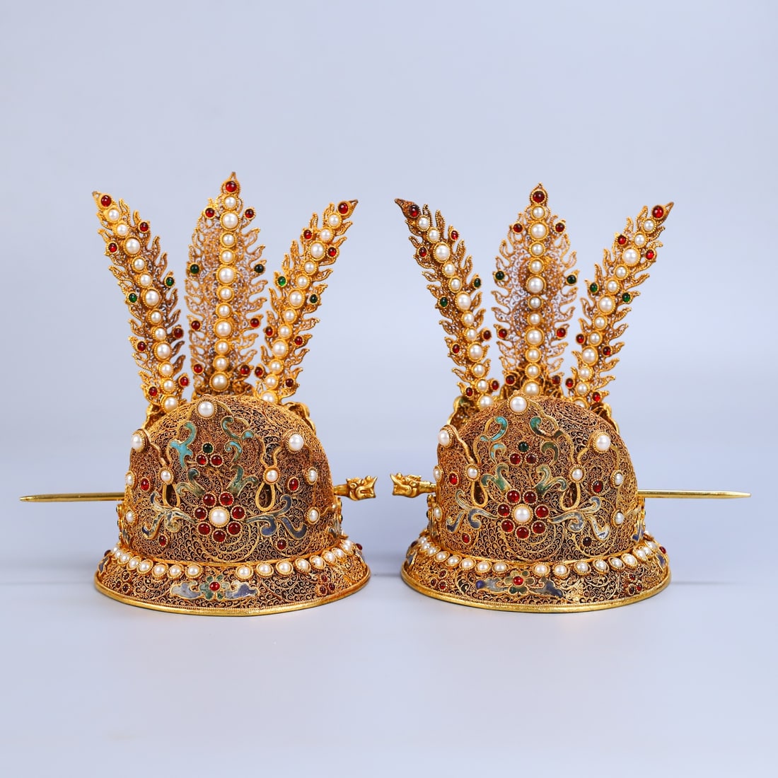 A beautifully crafted cloisonne multi-treasure inlaid hair crown: Exquisite filigree multi-treasure inlaid hair crown Size: H:19cm W:17cm Crown Mouth: 13cm W: 1.035 kg (The Dimensions Of All Batches Are Manually Measured.If You Need More Detailed Information, Please