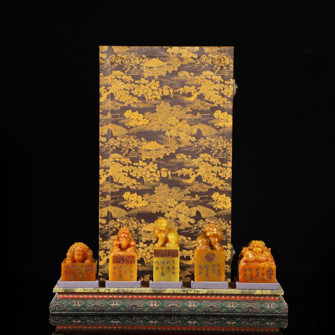 A set of exquisite Shoushan Shitian yellow five-sided knob seals: Exquisite Shoushan Shitian Yellow Five-Square Knob Seal Size:9x3.8x3.8 cmW: 1.25 kg (The Dimensions Of All Batches Are Manually Measured.If You Need More Detailed Information, Please Contact Our Custo