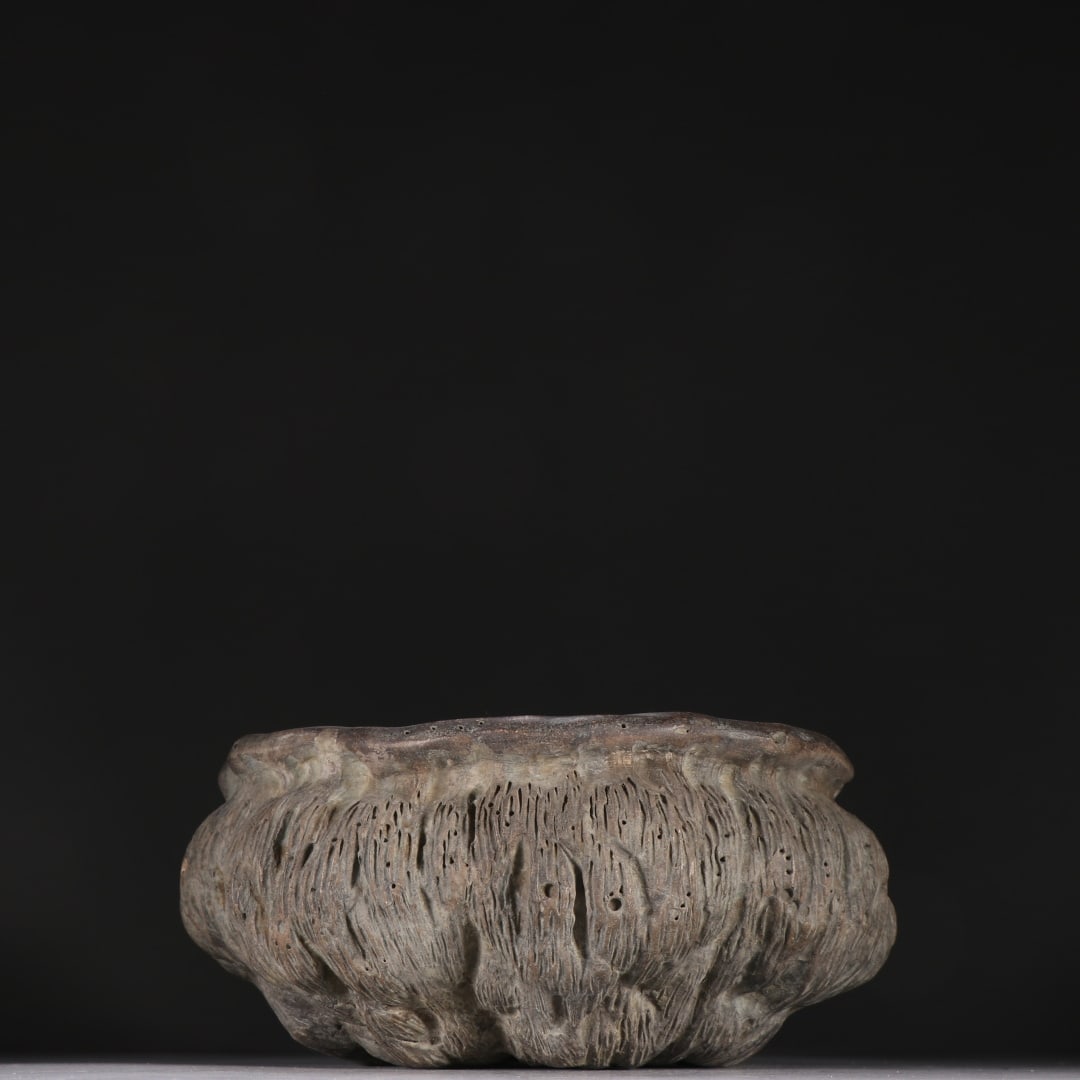 A famous brand with washed tree roots: Famous brand model Tree Root Wash Size: H: 8.3cm W: 18.3cm (The Dimensions Of All Batches Are Manually Measured.If You Need More Detailed Information, Please Contact Our Customer Service Before Biddin