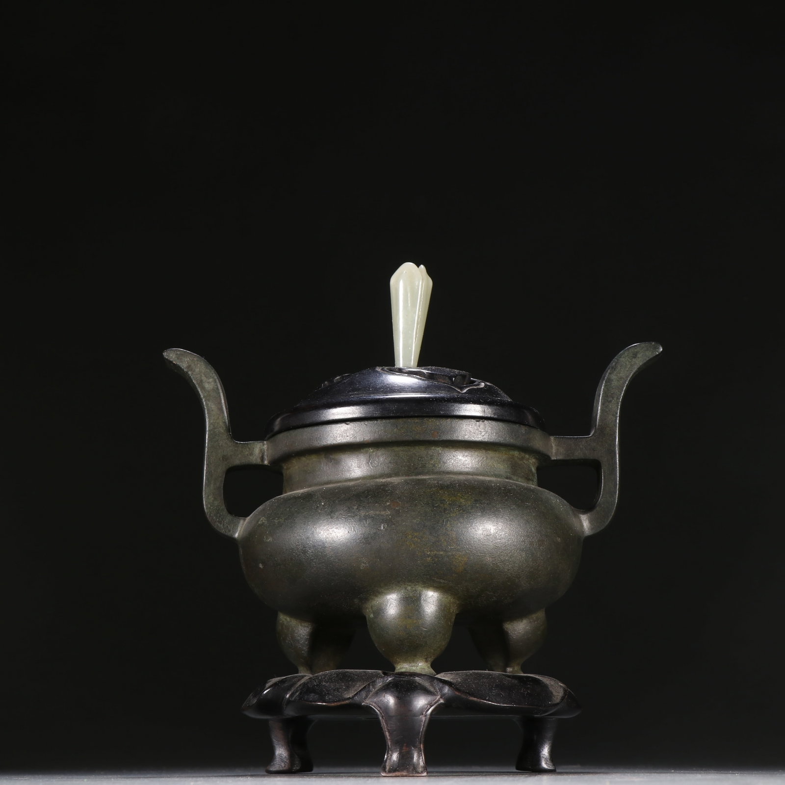 A beautiful old bronze-shaped Songyue Lu style morning crown ear incense burner (1 of 9)