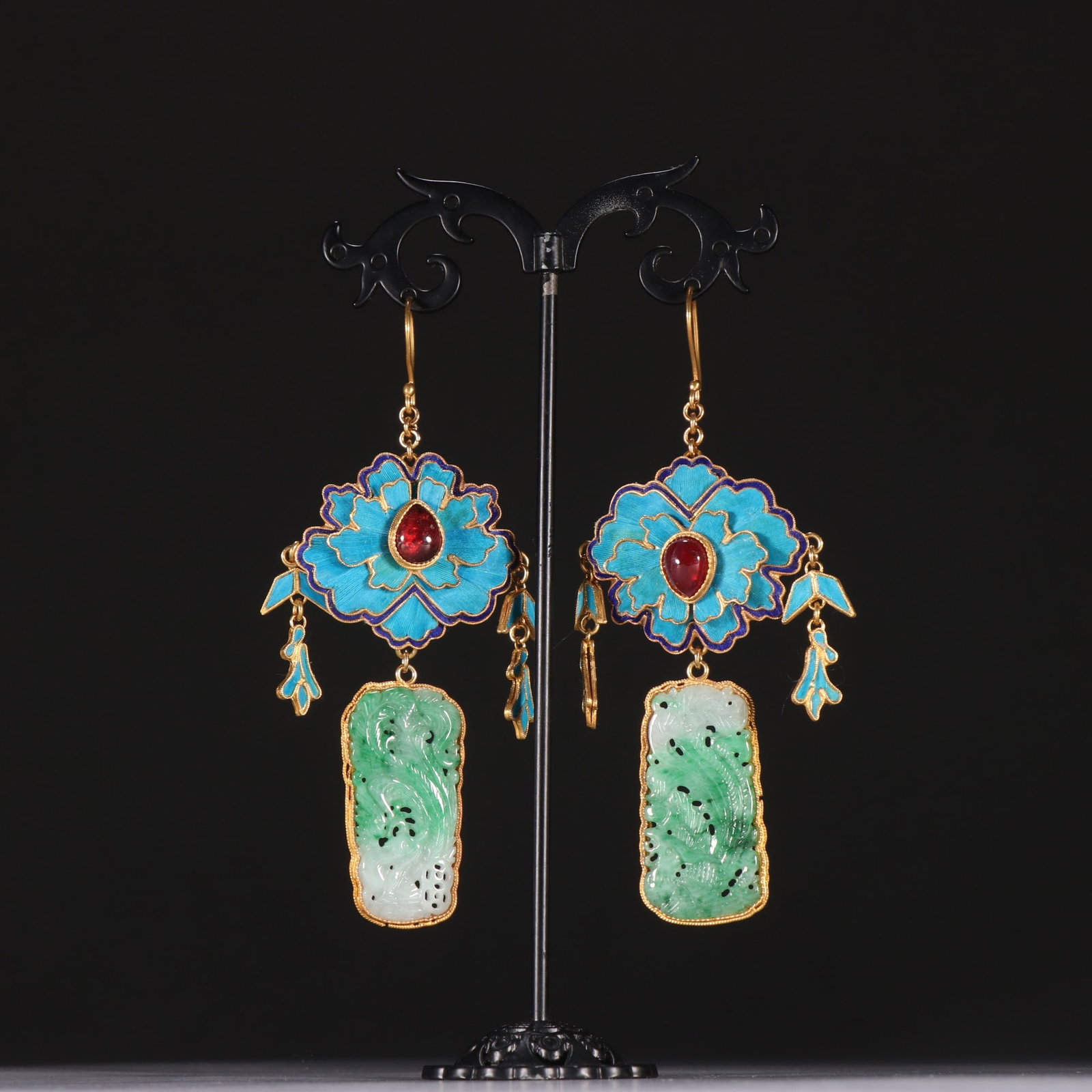 A pair of Qing Dynasty silver gilt jadeite inlaid phoenix earrings: Qing Dynasty silver gilt jadeite inlaid phoenix pattern earrings Size: L: 9.5cm W: 3.9cm W: 0.0227 kg (The Dimensions Of All Batches Are Manually Measured.If You Need More Detailed Information, Please