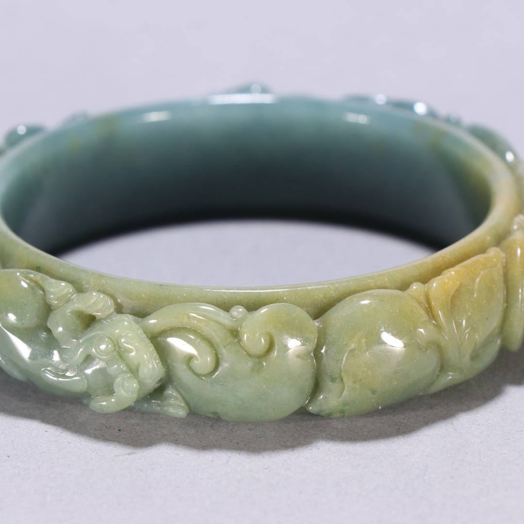 A beautiful jadeite cloud beast pattern bracelet - 8