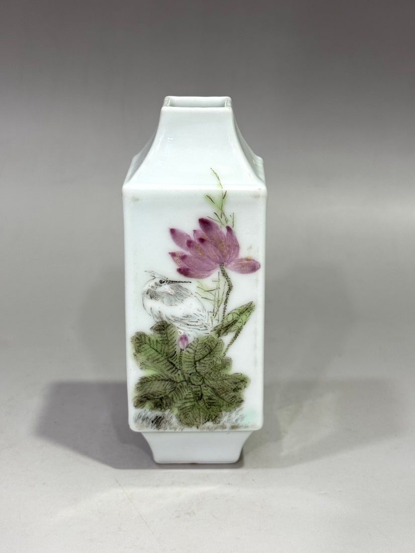 A beautiful new famille rose landscape floral and bird small square vase: Exquisite new famille rose landscape floral and bird small square vase Size: H:12 cmW:4.5 cm (The Dimensions Of All Batches Are Manually Measured.If You Need More Detailed Information, Please Contact 