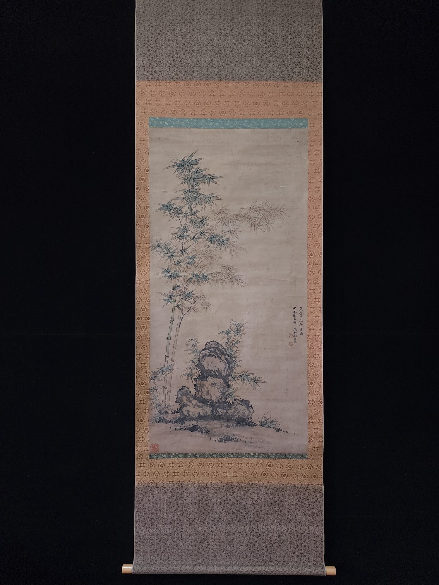 A paper bamboo piece made by Liu Yuan from the Ming Dynasty: Paper bamboo by Liu Yuanqi of the Ming Dynasty Size: Painting core: 131x64 cm (The Dimensions Of All Batches Are Manually Measured.If You Need More Detailed Information, Please Contact Our Customer Se