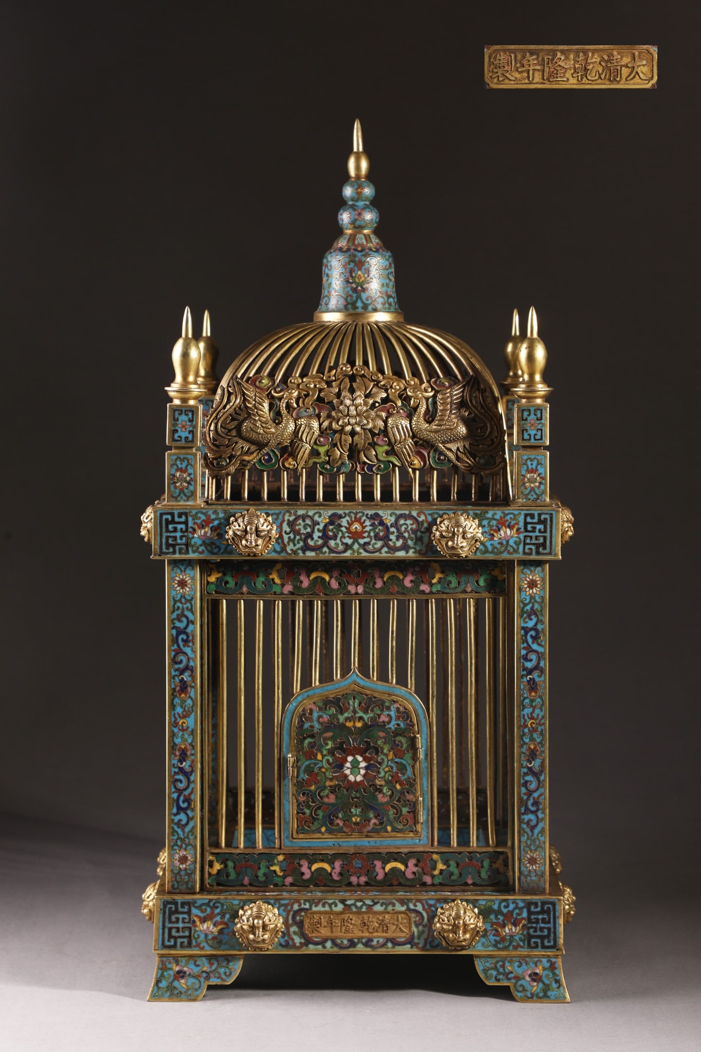 A Qing Dynasty copper-inlaid cloisonne enamel birdcage: A copper-bodied cloisonne enamel birdcage from the Qing Dynasty Size: H:70cm W:31cm W: 16.65 kg (The Dimensions Of All Batches Are Manually Measured.If You Need More Detailed Information, Please Conta