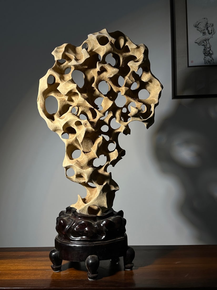 A beautiful Taihu stone ornament: Exquisite Taihu stone ornaments Size: H: 86cm W: 46cm T: 26cm (The Dimensions Of All Batches Are Manually Measured.If You Need More Detailed Information, Please Contact Our Customer Service Before Bid