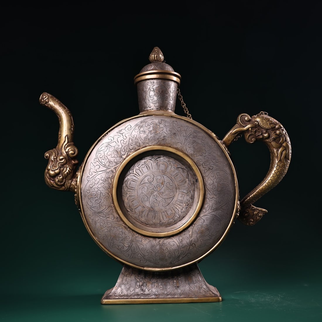 A fine Nepalese Tibetan craftsmanship with cold iron edges, Tibetan high-relief carving (1 of 12)