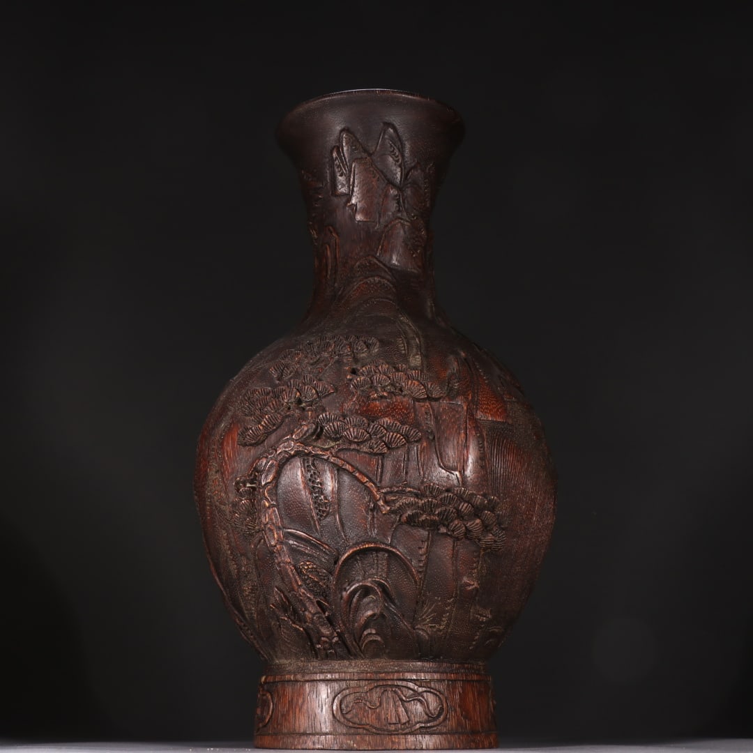 A Qing Dynasty agarwood landscape pine appreciation vase: Qing Dynasty agarwood landscape pine appreciation vase Size: H: 30.5cm W: 17cm W: 0.9364 kg (The Dimensions Of All Batches Are Manually Measured.If You Need More Detailed Information, Please Contact O