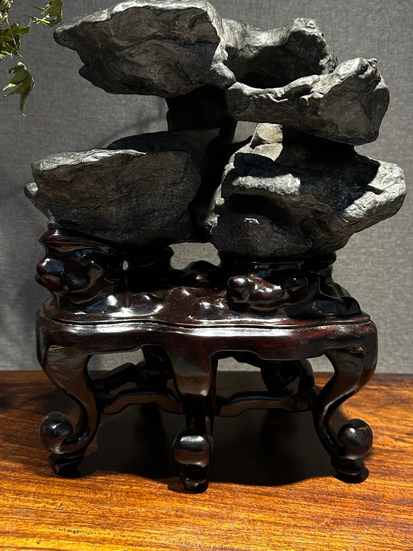 A beautiful Lingbi stone study - 3