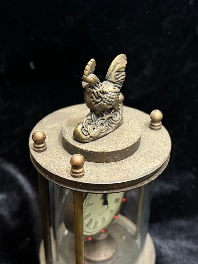 A beautiful cloisonne table clock - 3