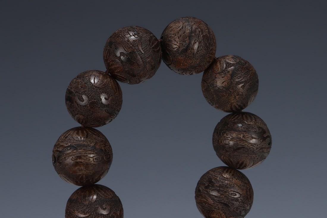 An Exquisite Eaglewood Bracelets - 7