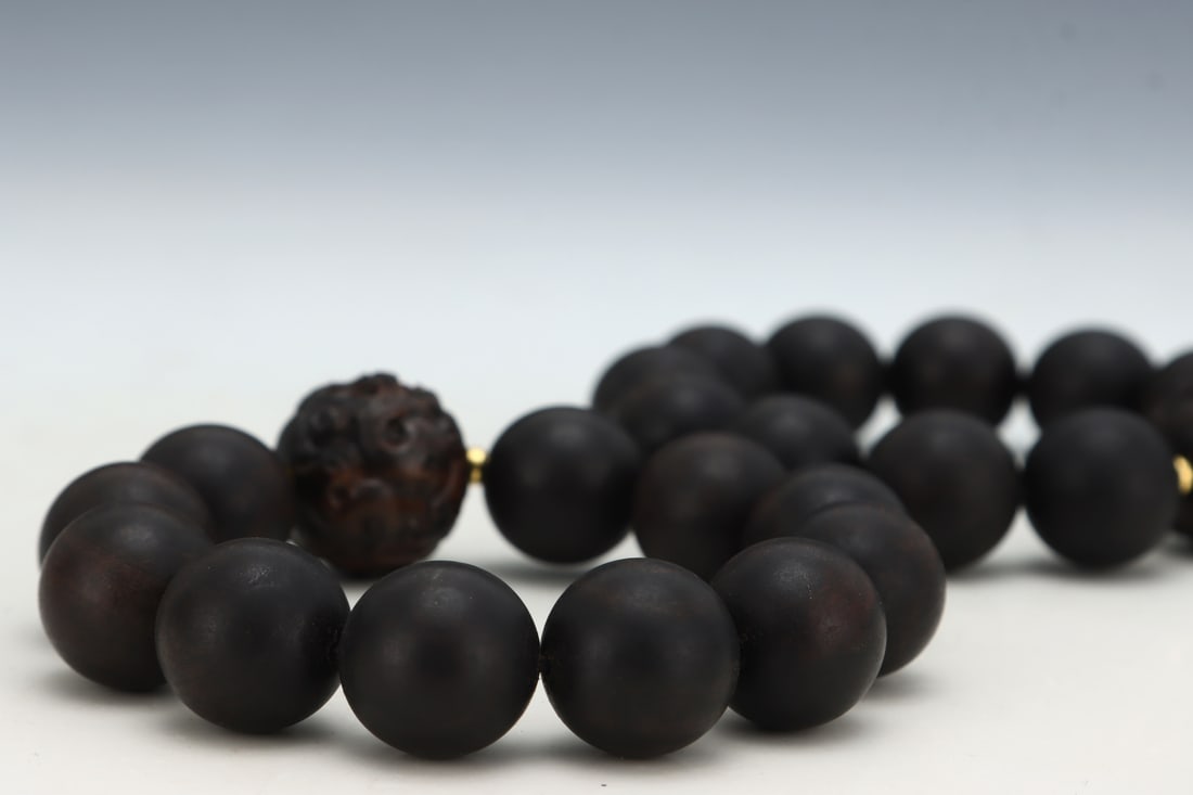 An Exquisite Eaglewood Bracelets - 7