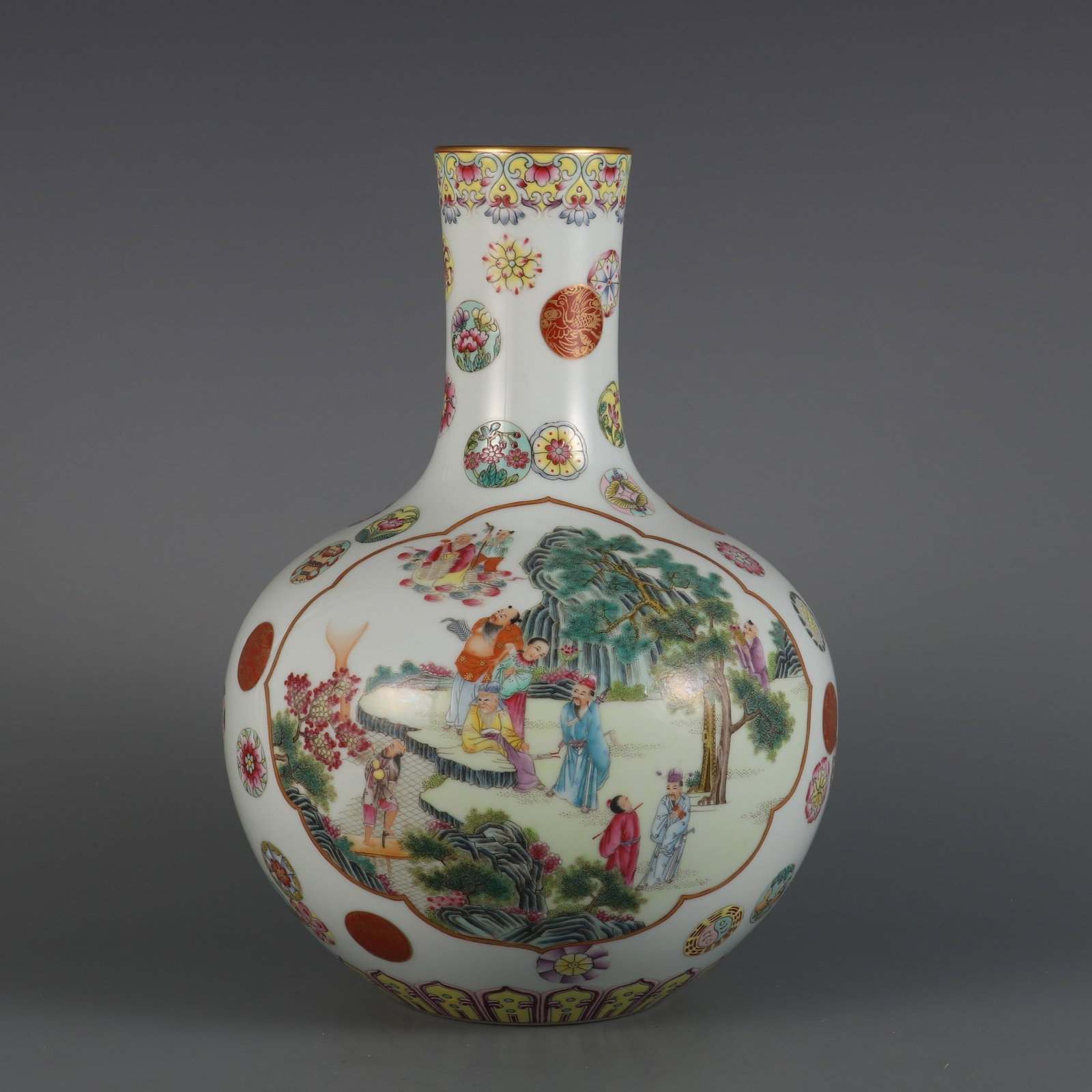 An Exquisite Famille-Rose Character and Story Pattern Vase: An Exquisite Famille-Rose Character and Story Pattern Vase Qing Dynasty, China Yongzheng Six-character Mark Size:29cmx20cm (The Dimensions Of All Batches Are Manually Measured.If You Need More Detaile