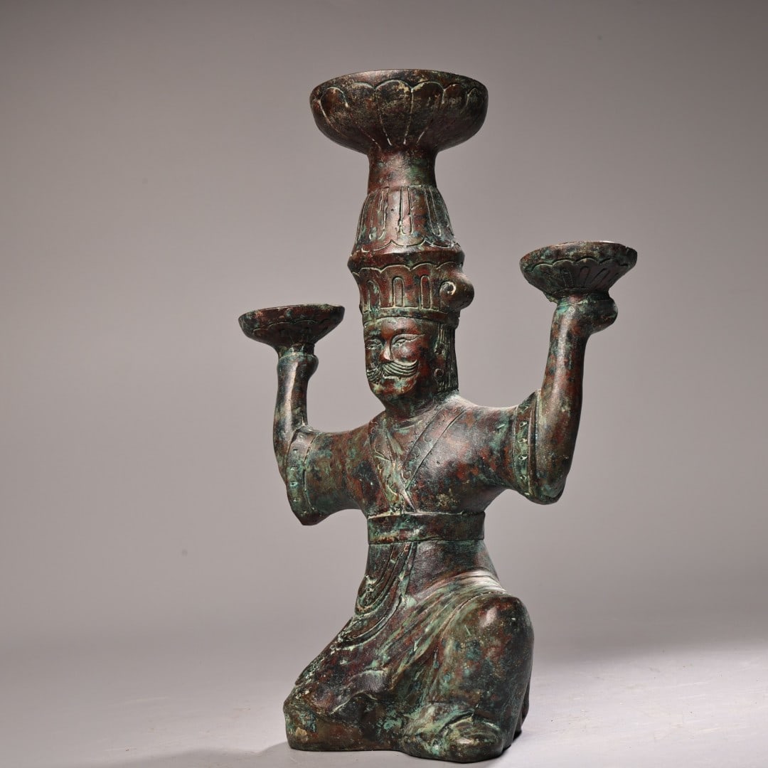 A fine bronze human pulling platform - 2