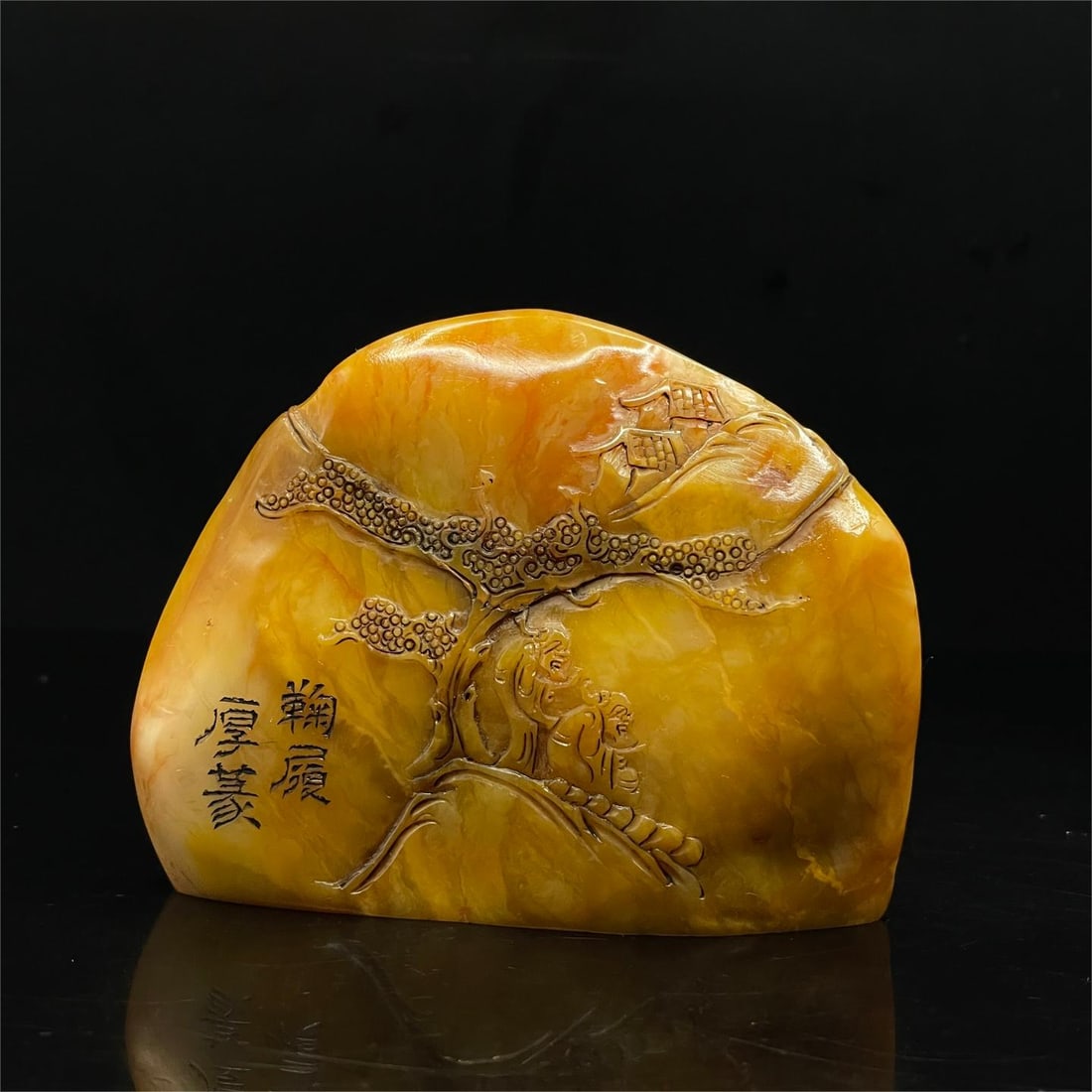 A fine Shoushan stone Tianhuang-grade Tianhuang stone seal: Exquisite Shoushan stone Tianhuang grade Tianhuang stone seal Size:8.5x2.6x6.5cm W:0.193kg (The Dimensions Of All Batches Are Manually Measured.If You Need More Detailed Information, Please Contact Ou