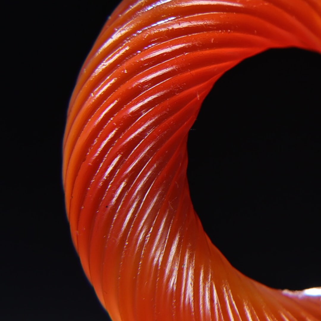 A beautiful red agate twisted wire ring - 6