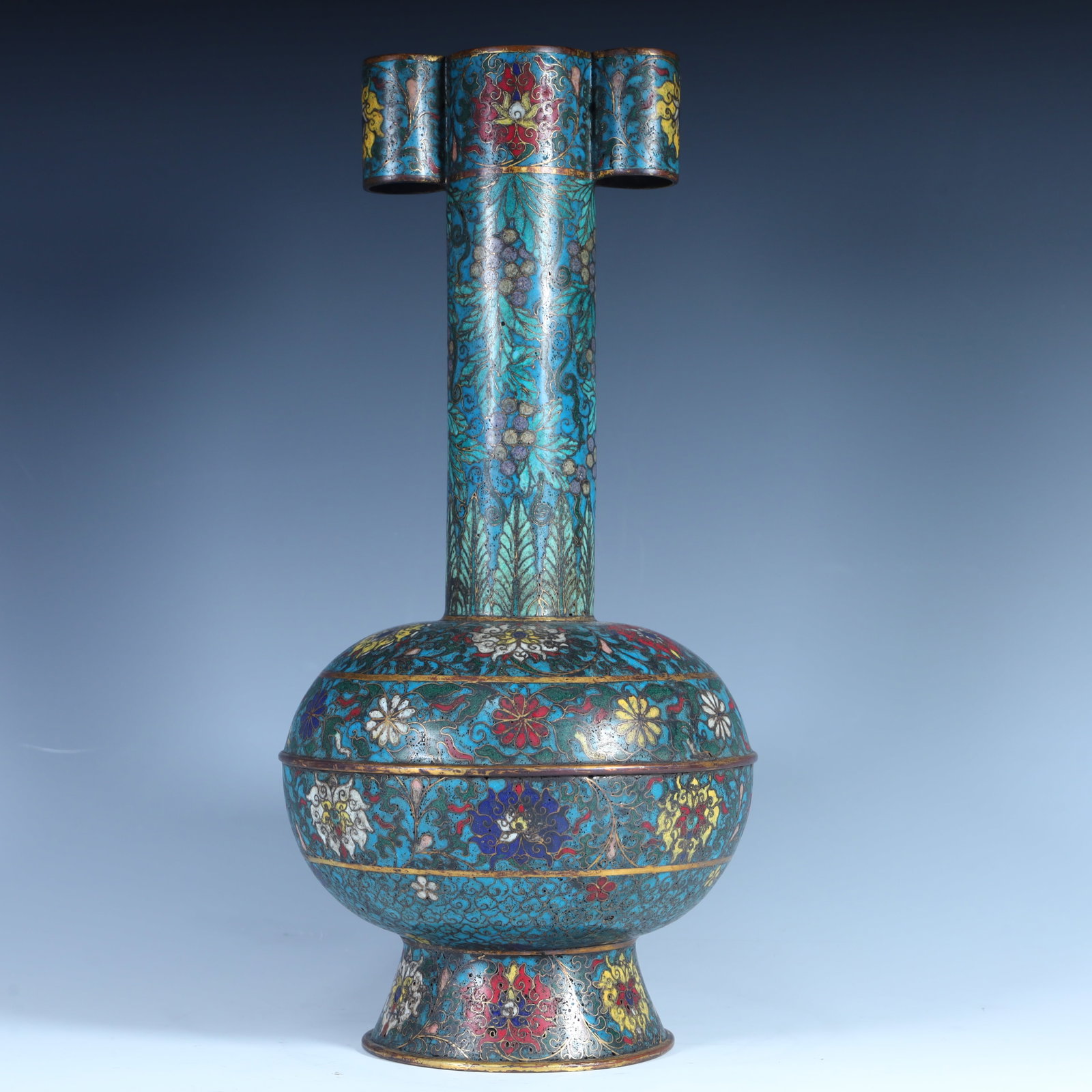 A cloisonnÃ© enamel bowl with entwined lotus lotus patterns made during the Jingtai period of the: Height 35cm, length 17cm, width 17cm, weight 1.9kg (The Dimensions Of All Batches Are Manually Measured.If You Need More Detailed Information, Please Contact Our Customer Service Before Bidding.)
