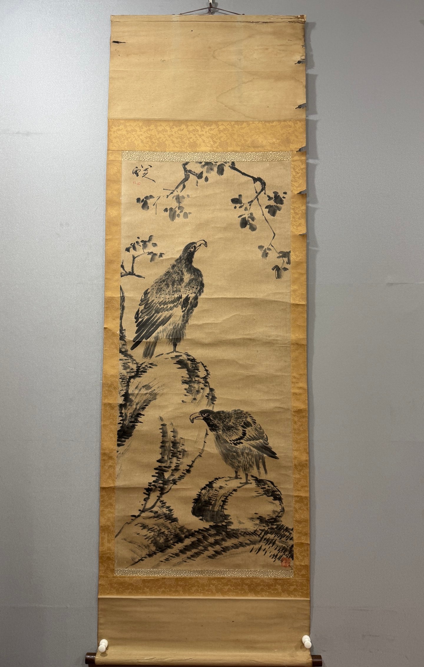A painting by Bada Shanren: Paintings by Bada Shanren Size:128x55cm (The Dimensions Of All Batches Are Manually Measured.If You Need More Detailed Information, Please Contact Our Customer Service Before Bidding.)