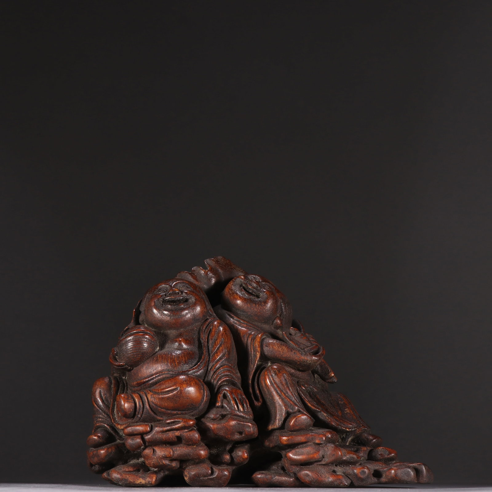 A Qing Dynasty bamboo carving and a combination of two immortals ornaments: Bamboo carvings from the Qing Dynasty and the Erxian ornaments Size:H:12cm W:17.1cm W:0.4216kg (The Dimensions Of All Batches Are Manually Measured.If You Need More Detailed Information, Please Contac