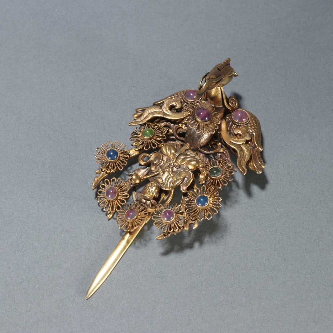 A beautiful copper hairpin inlaid with a phoenix motif (1 of 10)