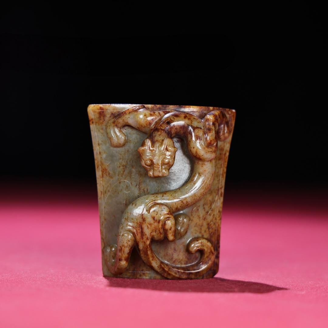 A fine Hetian jade sword ornament: Exquisite Hetian jade sword ornaments Size:60x51x34mm W:122g(The Dimensions Of All Batches Are Manually Measured.If You Need More Detailed Information, Please Contact Our Customer Service Before Biddi