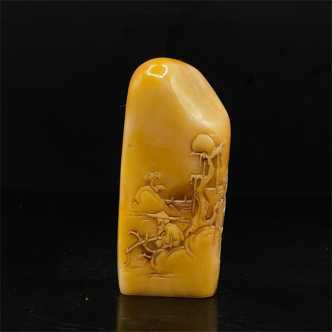 A fine Shoushan stone Tianhuang grade Tianhuang stone accompanying seal: Exquisite Shoushan stone Tianhuang grade Tianhuang stone accompanying seal Size:3.3x2.5x7.4cm W:0.136kg (The Dimensions Of All Batches Are Manually Measured.If You Need More Detailed Information,