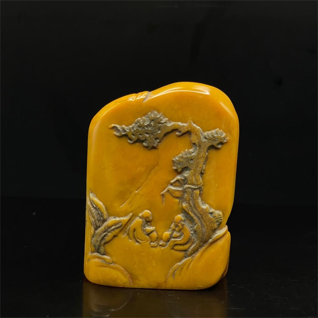 A fine Shoushan stone Tianhuang-grade Tianhuang stone seal: Exquisite Shoushan stone Tianhuang grade Tianhuang stone seal Size:4.7x3.6x6.2cm W:0.2kg (The Dimensions Of All Batches Are Manually Measured.If You Need More Detailed Information, Please Contact Our 