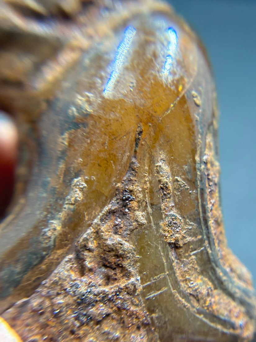 A beautiful agate figure - 8