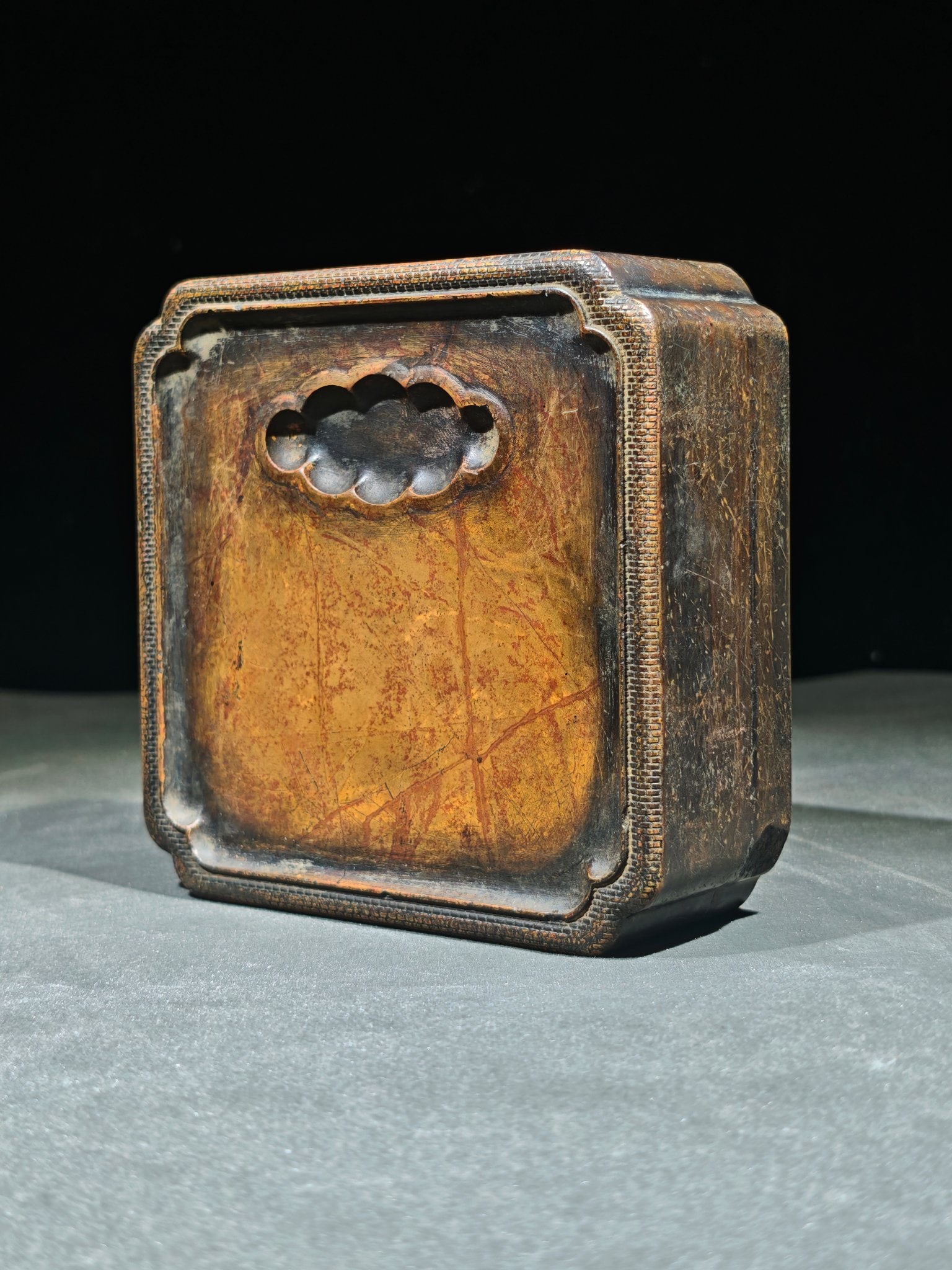 A beautiful square red silk inkstone with Chen Xizu's signature (1 of 9)