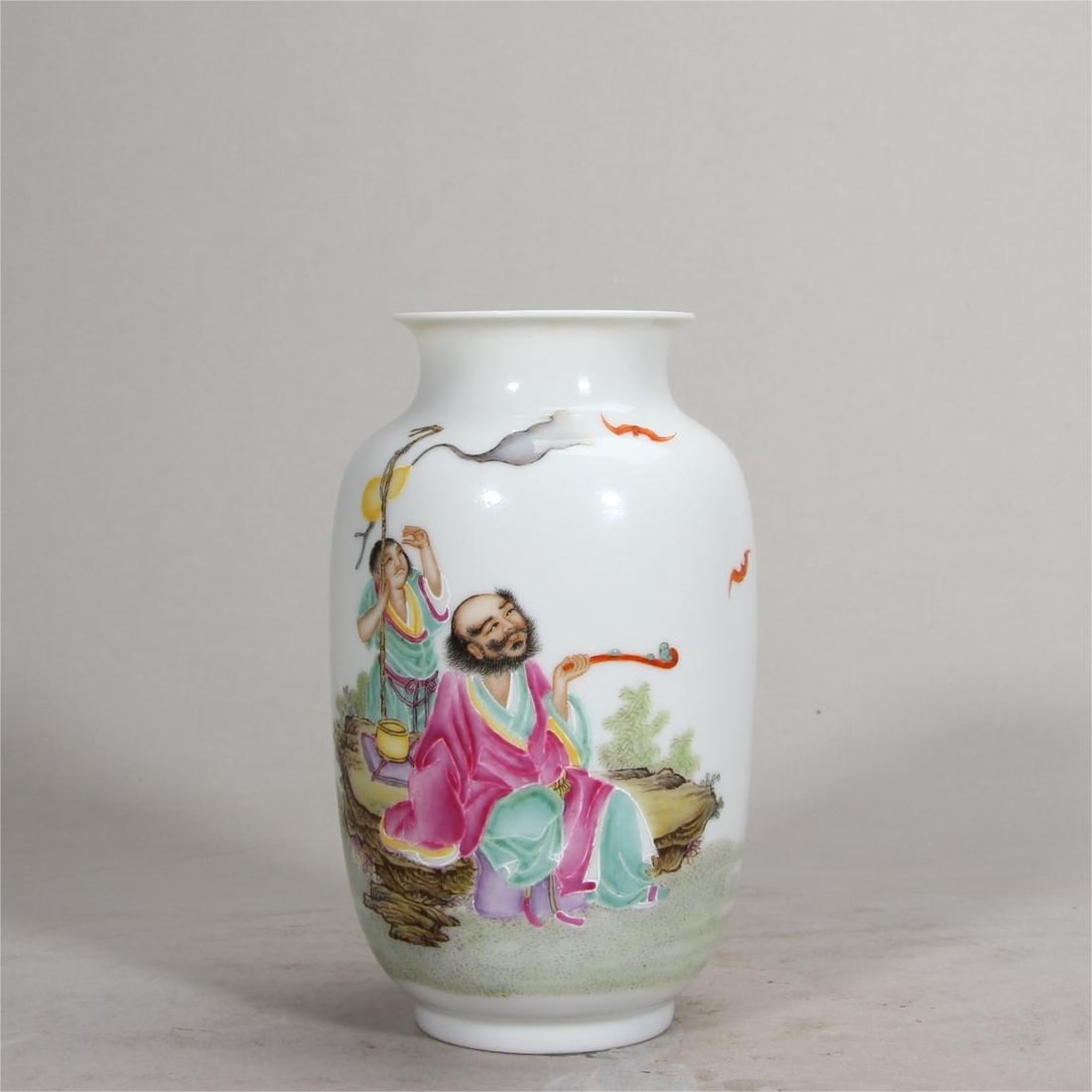 A Republic of China era enamel vase decorated with poetry and prose: Enamel and colorful figure poetry lantern vase from the Republic of China era Size:H:13.9cm (The Dimensions Of All Batches Are Manually Measured.If You Need More Detailed Information, Please Contact O