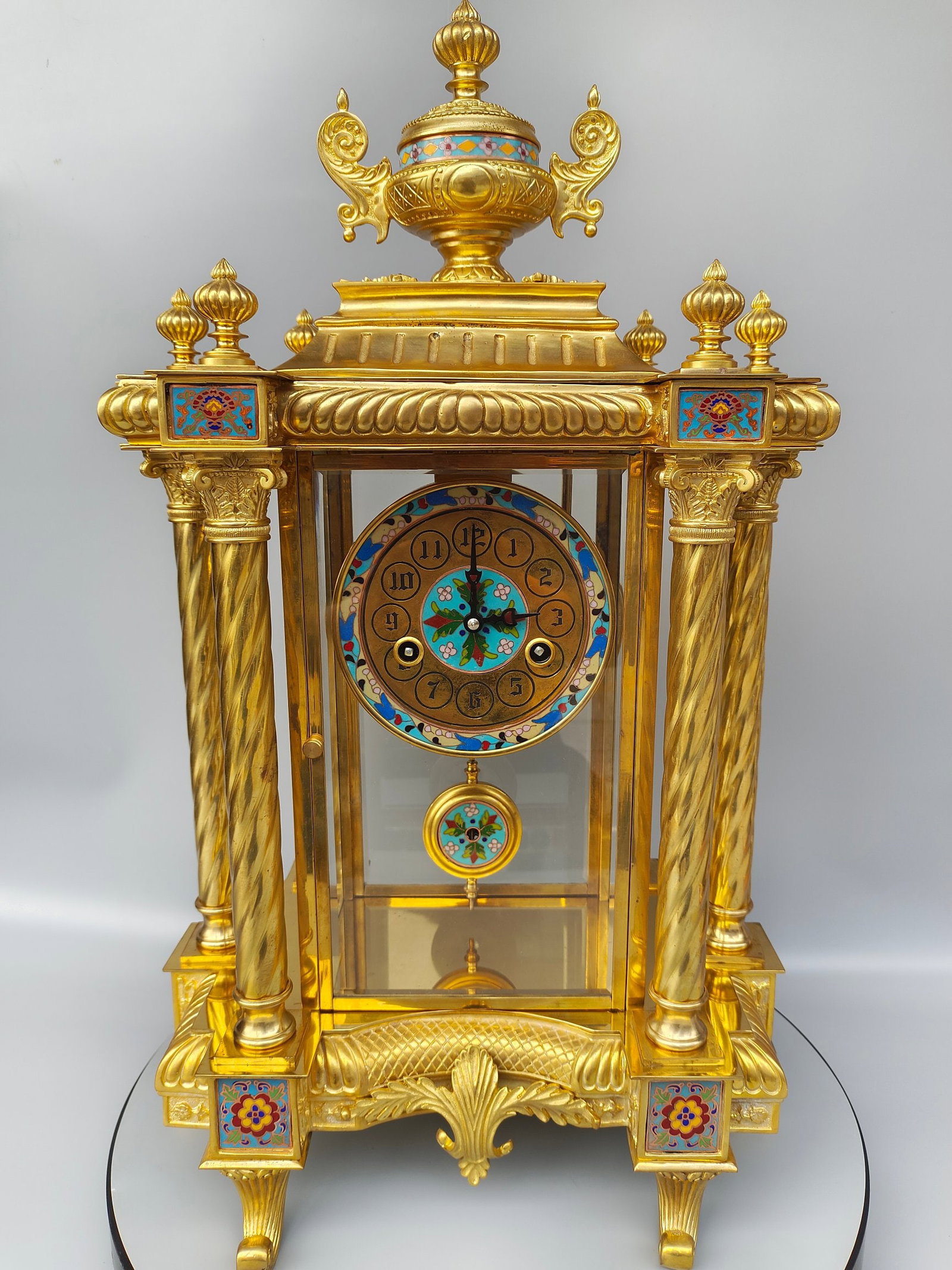 A beautiful brass flowing gold mechanical Siming bell: Exquisite brass flowing gold mechanical Siming bell Size:36x24x60cm (The Dimensions Of All Batches Are Manually Measured.If You Need More Detailed Information, Please Contact Our Customer Service Befo