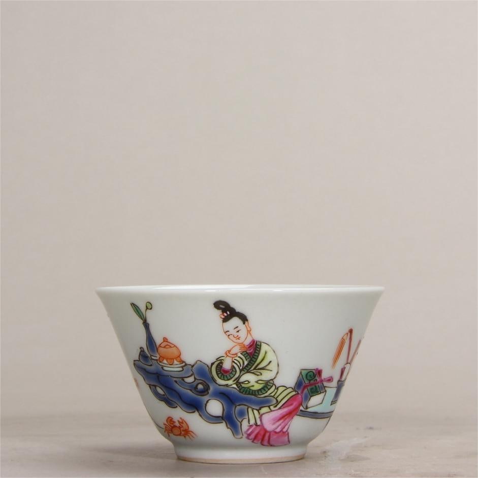 A tea round from the Qing Dynasty with the 'San Niang Teaching Her Child' scene: The Qing Dynasty's 'San Niang Teaches Her Son' tea round Size:H:3.9cm D:6.7cm (The Dimensions Of All Batches Are Manually Measured.If You Need More Detailed Information, Please Contact Our Customer Se