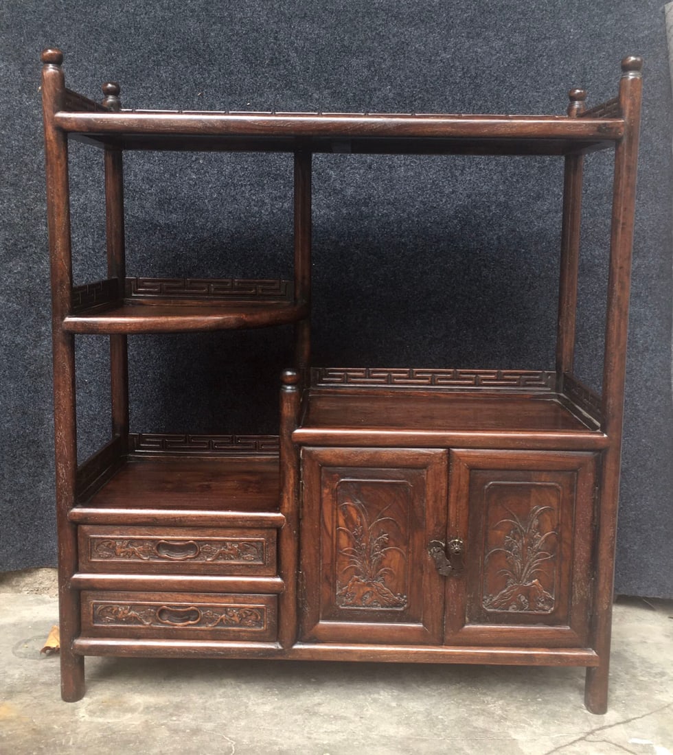 A beautiful African rosewood vintage cabinet: Exquisite African rosewood vintage cabinet Size: L: 76 cm x T: 33 cm x H: 90 cm (The Dimensions Of All Batches Are Manually Measured.If You Need More Detailed Information, Please Contact Our Customer 