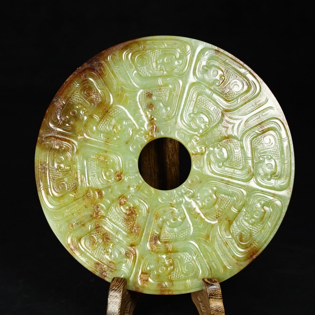 A beautiful Hetian jade jade wall: Exquisite Hetian jade walls Size:L:14.3cm T:0.5cm W:0.199kg (The Dimensions Of All Batches Are Manually Measured.If You Need More Detailed Information, Please Contact Our Customer Service Before Biddi