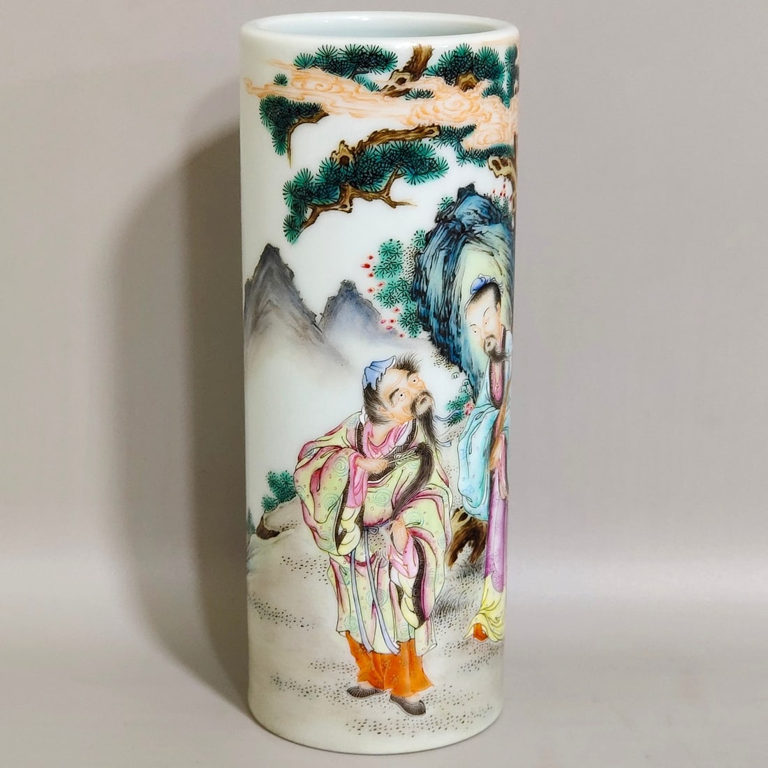 A Qing Dynasty Yongzheng period incense tube featuring a character story: A character story incense tube made during the Yongzheng period of the Qing Dynasty Size:14.5x5.5 cm (The Dimensions Of All Batches Are Manually Measured.If You Need More Detailed Information, Please 