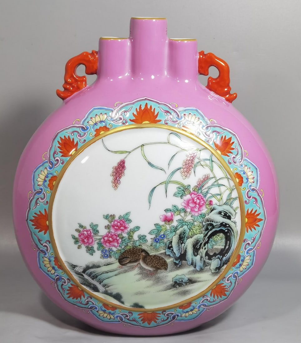 A delicate enamel-colored rouge red window flower-bird moon-embracing vase: Exquisite enamel, rouge-red, window-opening flower-bird moon-embracing vase Size: H: 27.5 cm x D: 23.5 cm x T: 13 cm (The Dimensions Of All Batches Are Manually Measured.If You Need More Detailed Info