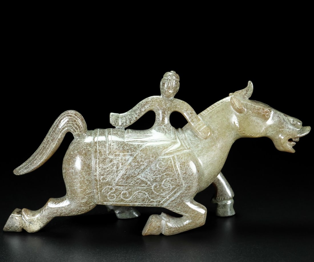A beautiful Hetian jade horse: Exquisite Hetian jade horses Size:17.8x8.6x4.2cm W:0.4269kg (The Dimensions Of All Batches Are Manually Measured.If You Need More Detailed Information, Please Contact Our Customer Service Before Biddi