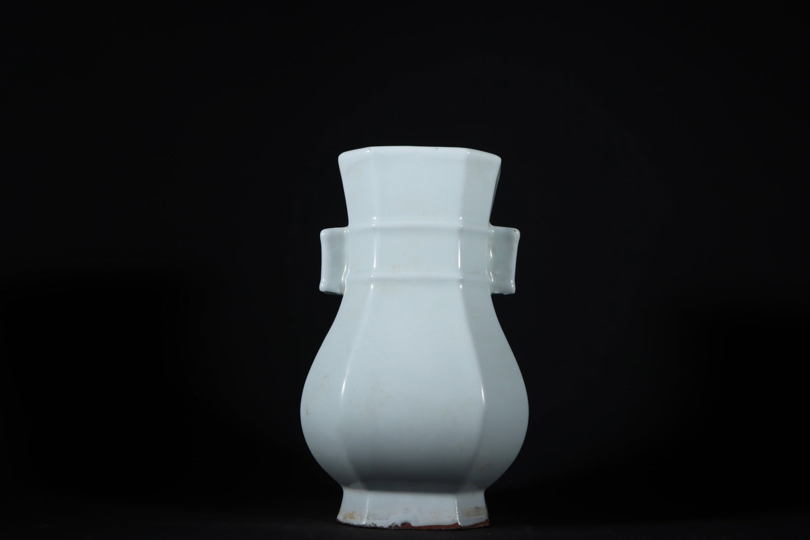 A Song Dynasty official kiln moon-white glazed eight-sided ear vase (1 of 8)